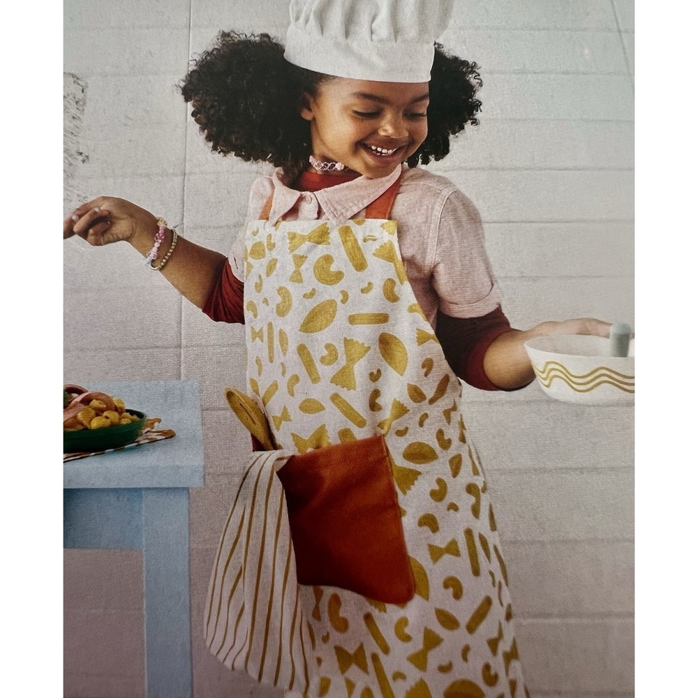 NEW Pillowfort  Kids Apron + 2 Towels + Chef Hat  4 Piece Set Pasta design